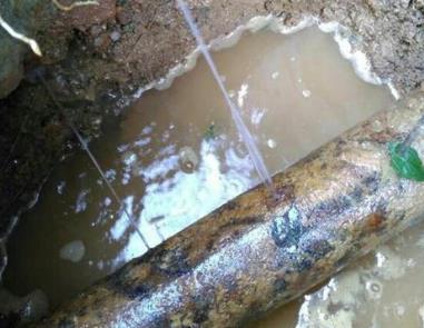 前进楼顶渗水维修公司分享下地暖漏水的原因及检测方法。